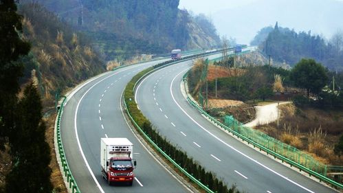 為何美國公路建設(shè)會(huì)埋入廢舊輪胎？環(huán)保隱憂還是創(chuàng)新之舉？